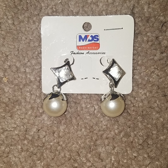 Fashion Earrings Pearl and Bling - Picture 1 of 3